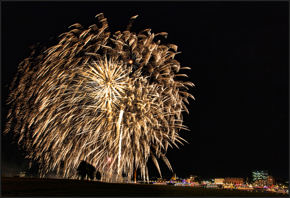 Japanisches Feuerwerk Düsseldorf 