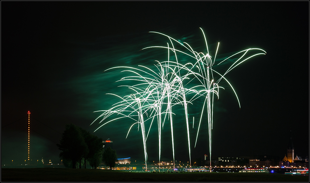 Feuerwerkveranstaltung Japanisches Feuerwerk