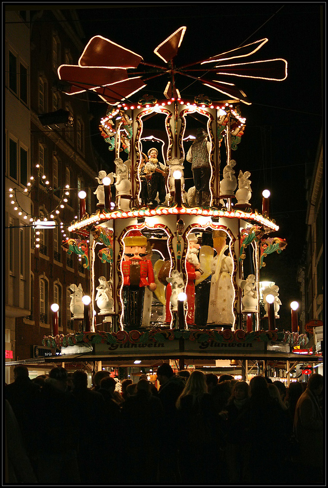  Düsseldorfer Glühwein-Pyramide