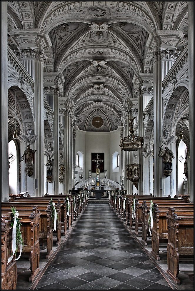 Düsseldorf - Altstadt: St. Andreas Kirche