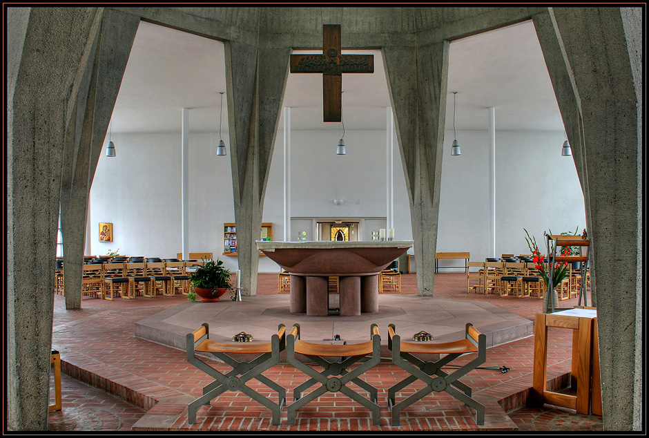 St. Maria Königin-D`dorf Lichtenbroich  