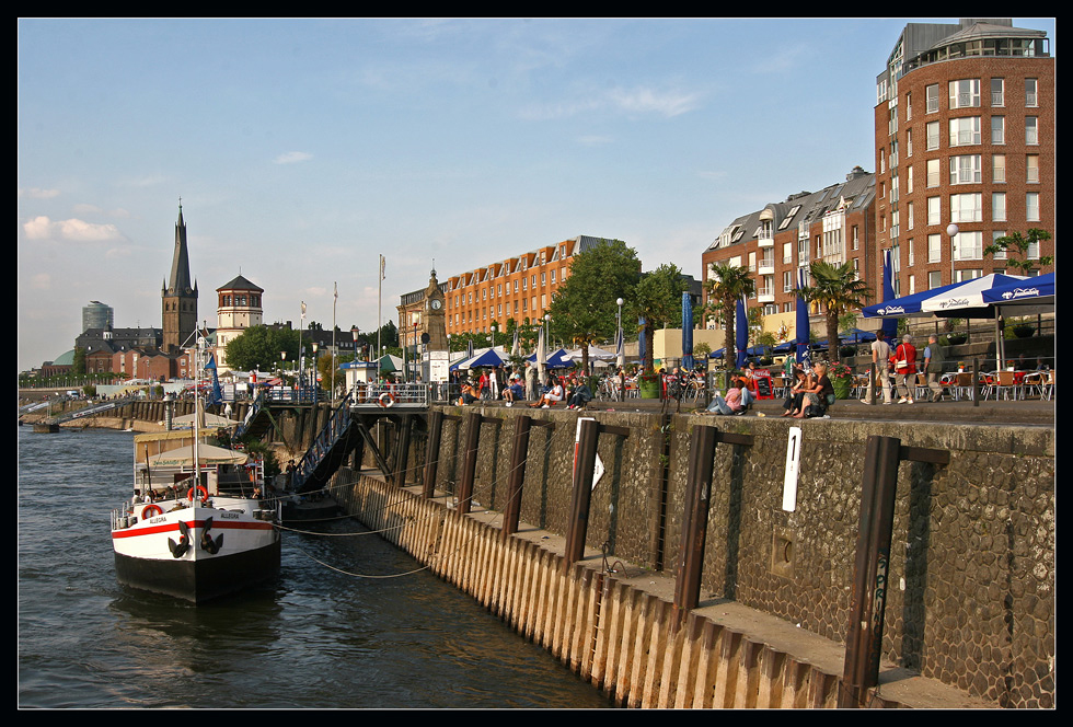 Rheinufer  Düsseldorf 