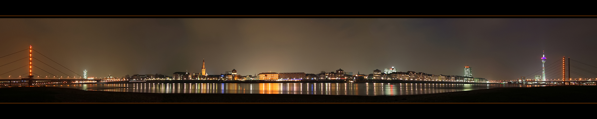 Düsseldorfer  Altstadtpanorama (Panorama-Aufnahme) 