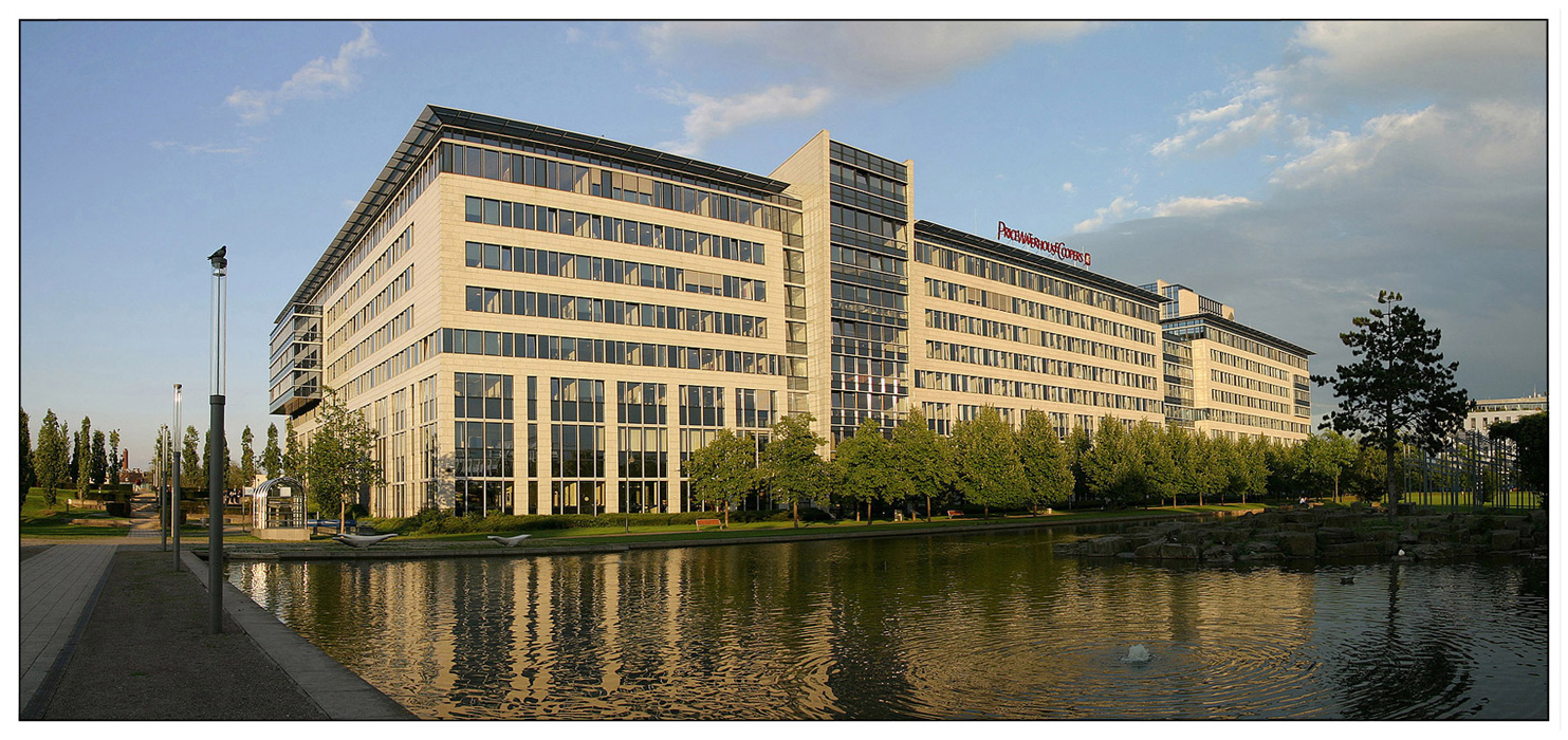 Düsseldorfer Handelszentrum  (Panorama-Aufnahme) 