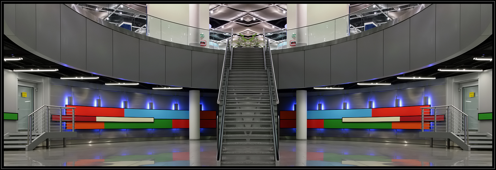  Flughafen Düsseldorf  (Panorama-Aufnahme)