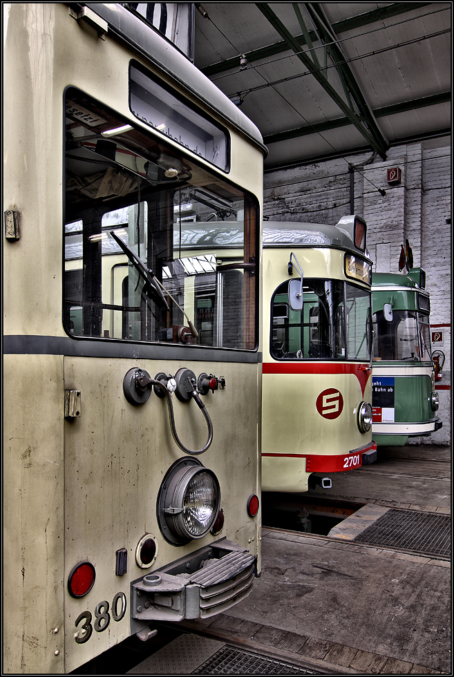 Oldtimer in Düsseldorf - Triebwagen 380 