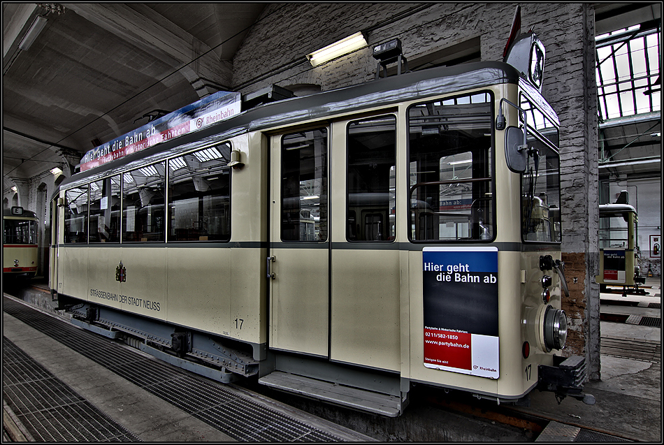 Oldtimer in Düsseldorf - Historischer Triebwagen 17