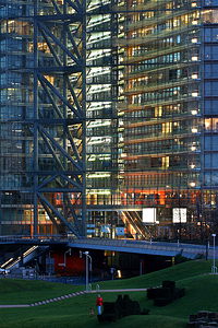 "Stadttor" Eingang zum MedienHafen