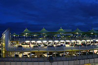 P4 Parkplätze - Düsseldorf Flughafen (Panorama-Aufnahme) 