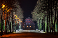 Die *Leuchtenden Bänke* im Düsseldorfer Hofgarten